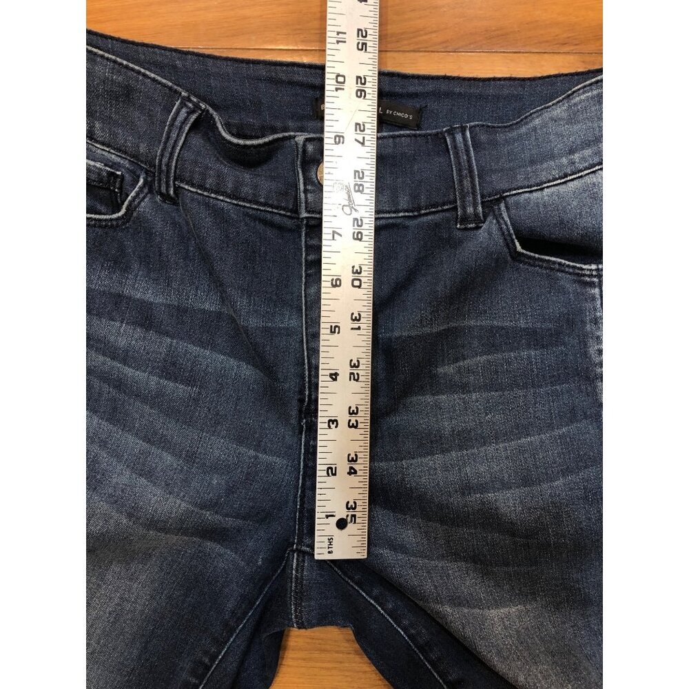 Black Label by Chico's Straight Leg Mid Rise Lace Rhinestone Ankle Jeans Size 00 - Picture 6 of 10
